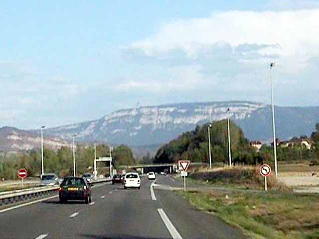 En abordant le Massif des Bauges depuis l'autoroute