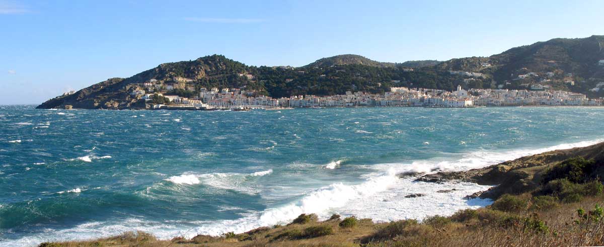 El
          Port de La Selva au fond de sa baie