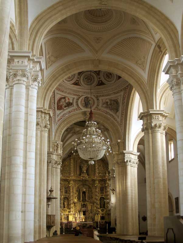 Nef et choeur de la cathérdrale
