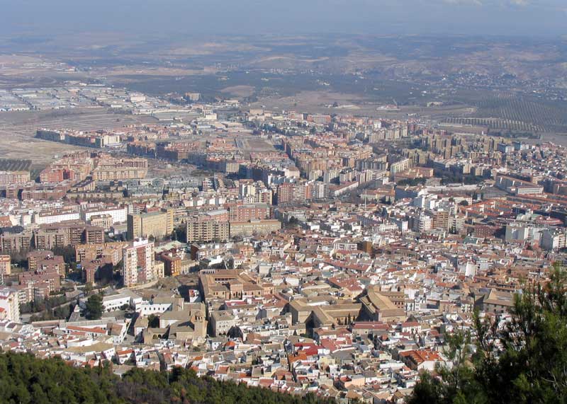Vue de la vielle ville de Jaen depuis le castillo de Santa
        Catalina