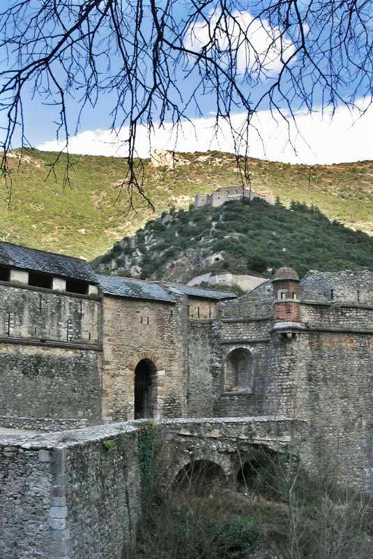 Sous les fortification de Villefranche de Conflent