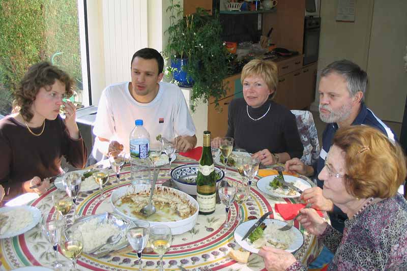 Repas familial à Épron
