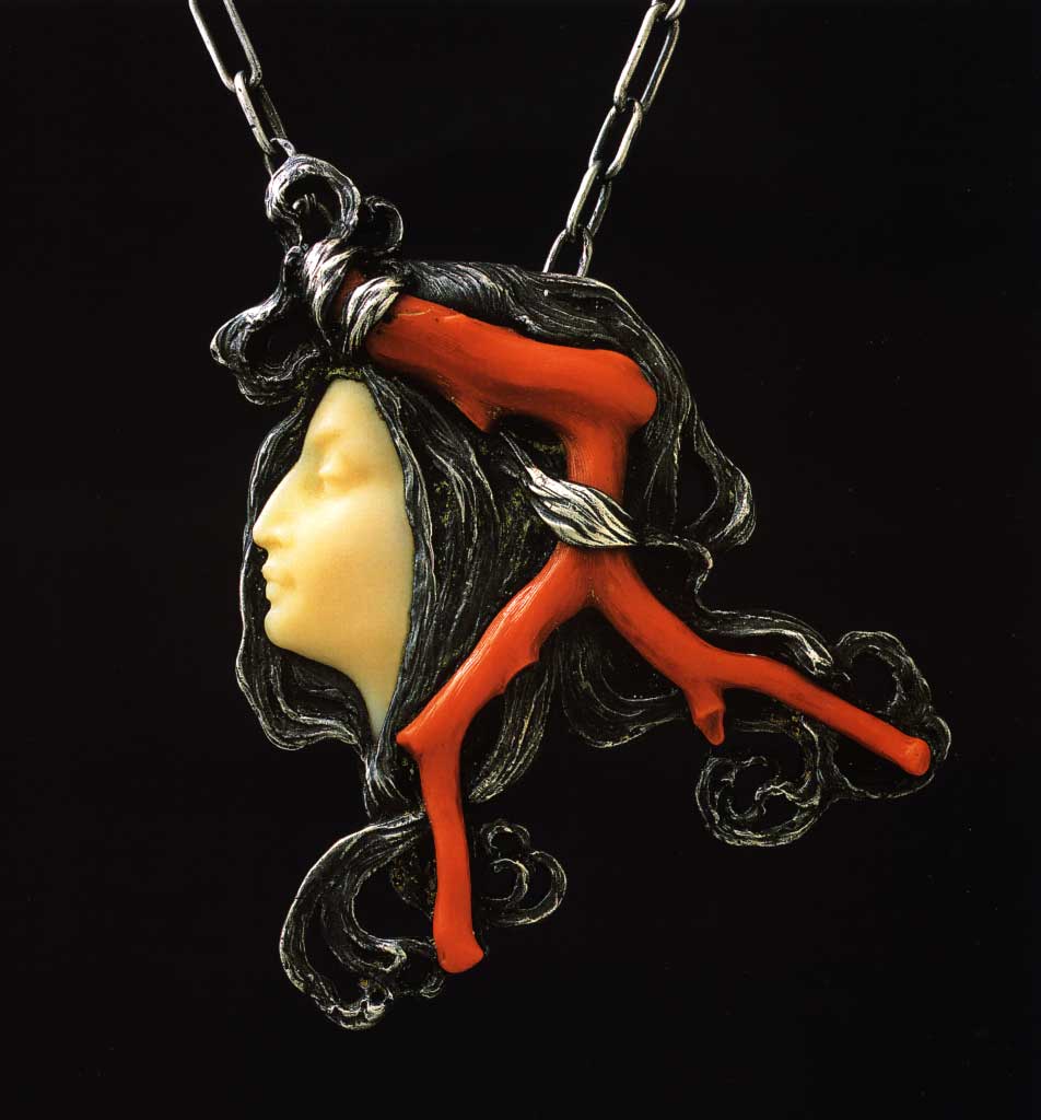 pendant-profil-de-femme