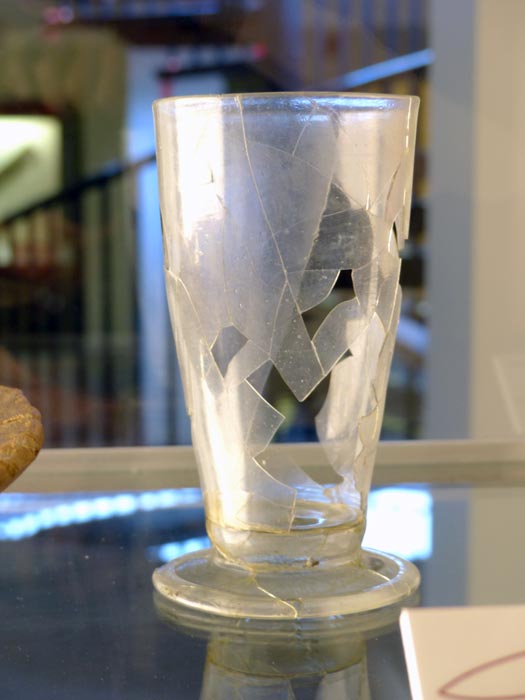 Verre à boire de 384 ml pesant seulemnt 85
                        grammes