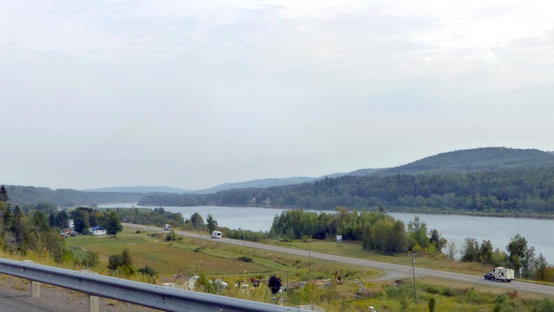 En remontant le fleuve St-Jean