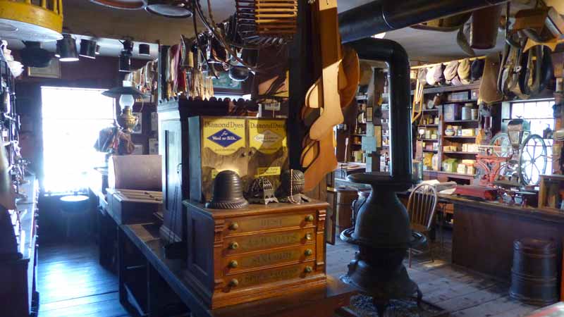 Le
        fatras du General Store