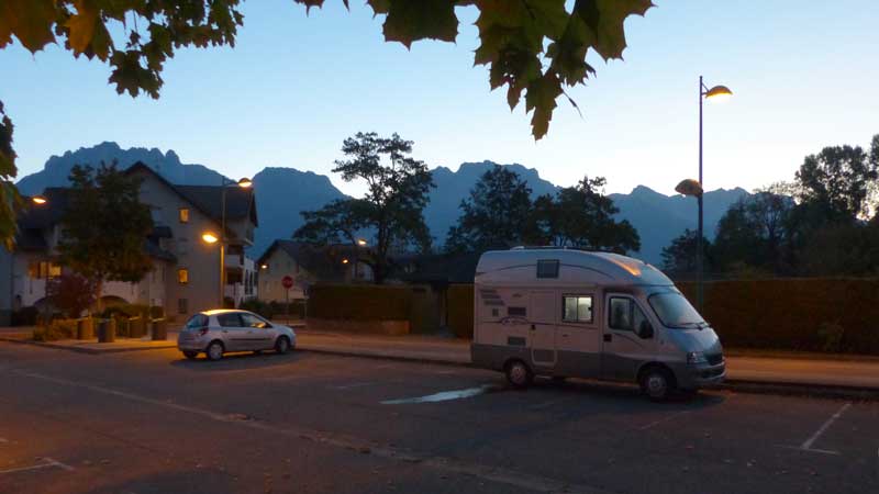St-Jorioz-lever-au-petit-matin-devant-le-cimetiere-de-la-Tire