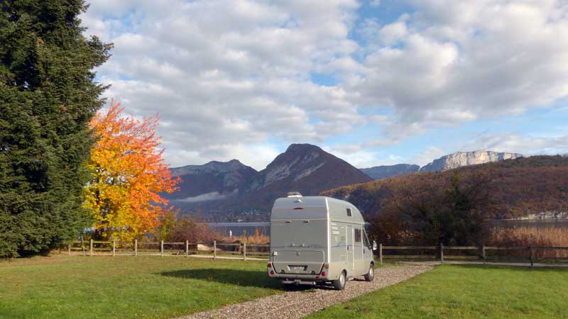 Exsis devant le lac d'Annecy à St Jorioz