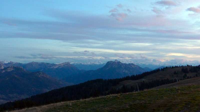 Crepuscule-sur-le-Cret-de-Chatillon-(Semnoz).