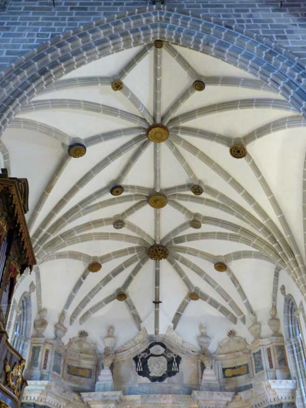 Evora : voutes du choeur de Sao-Francisco