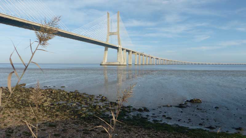 Lisboa : pont Vasco-da-Gama vers le sud