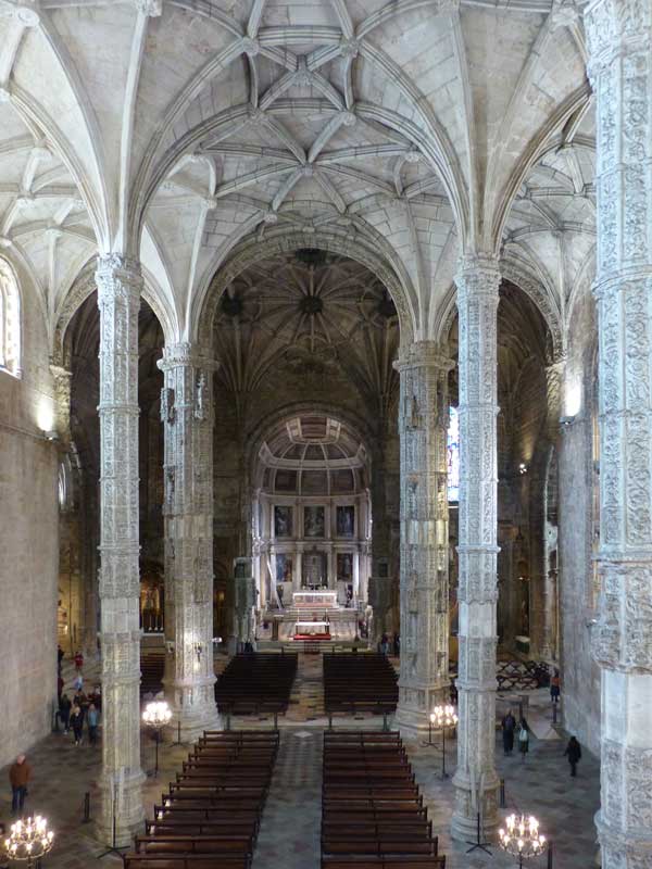 Mosterio-dos-Jeronimos-nef-de-Santa-Maria-depuis-la-tribune