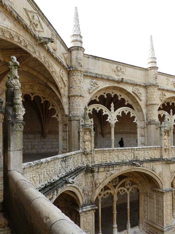 Mosteiro-dos-Jeronimos-etage-du-grand-cloitre