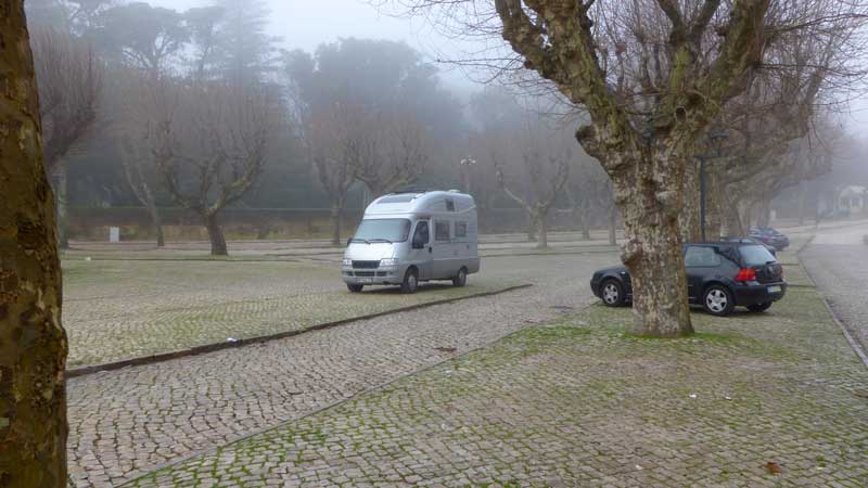 Sintra-bivouac-sur-la-place-de-Sao-Pedro