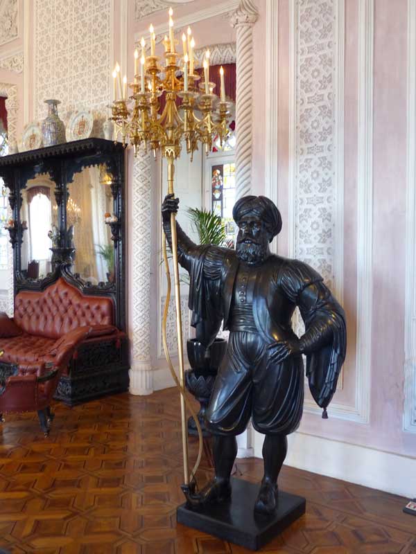 Lucifère du Grand Hall du château de Pena