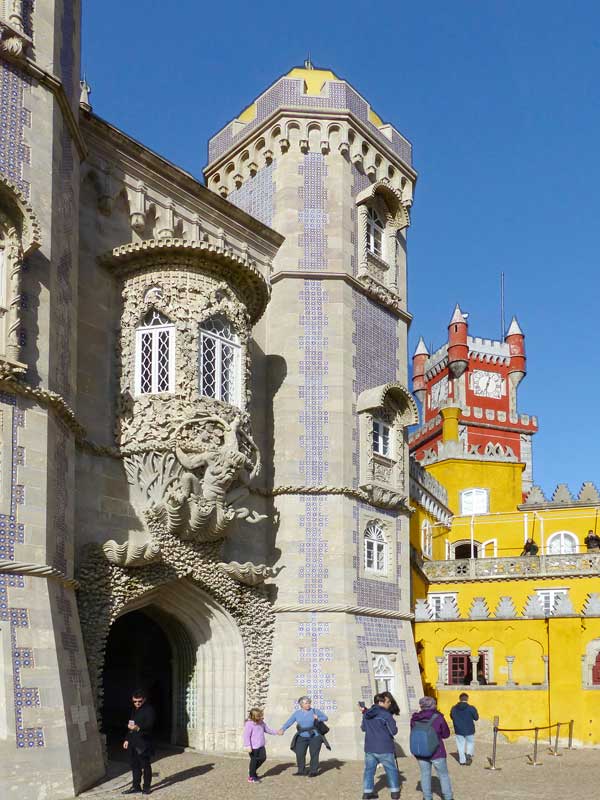 Sintra-chateau-de-Pena-porte-du-Triton