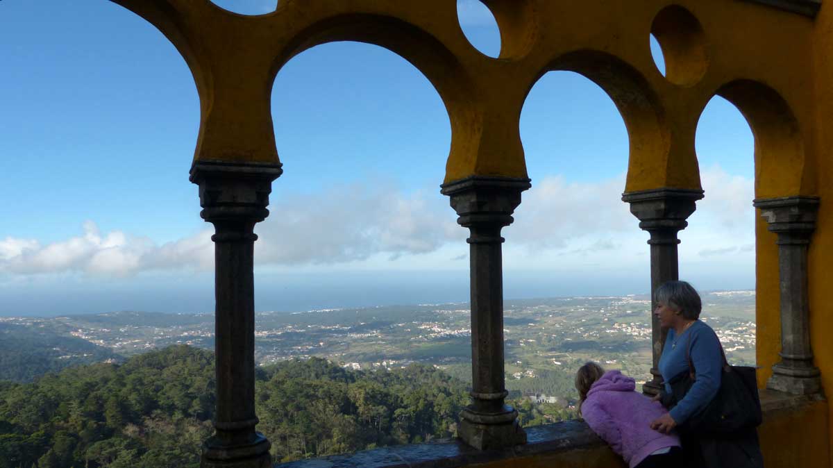 Panorama vers l'Océan depuis la terrasse derrière la
              Porte du Triton