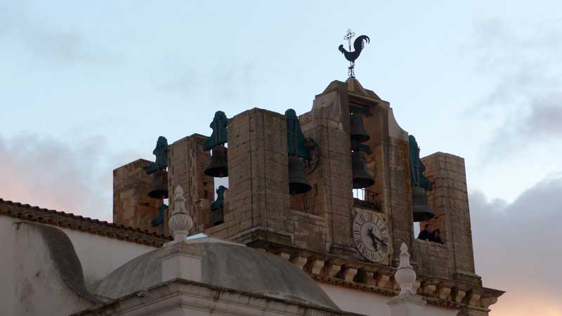 Faro : le clocher-tronque-de-la-cathedrale