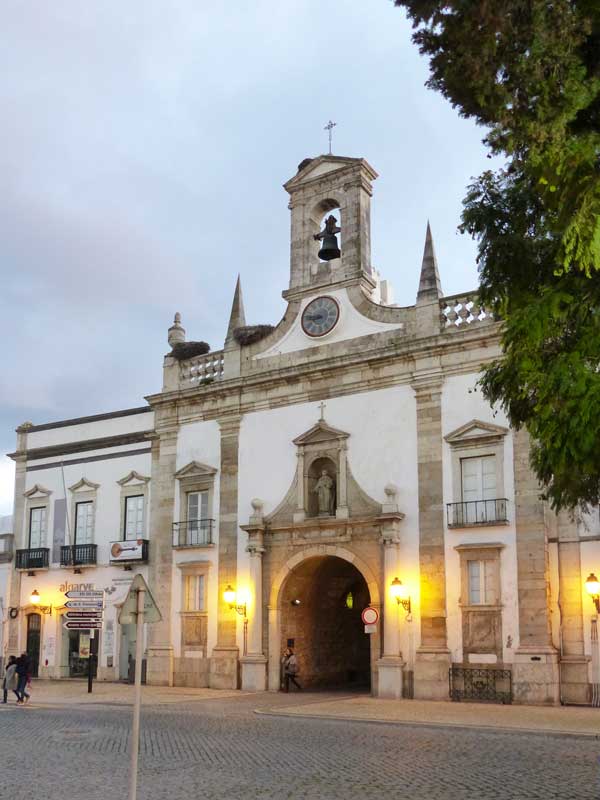 Faro-Arco-da-Vila-cote-port