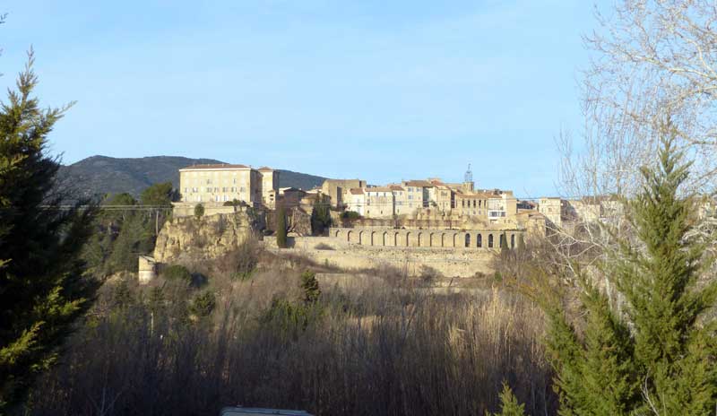 En quittant Lauris