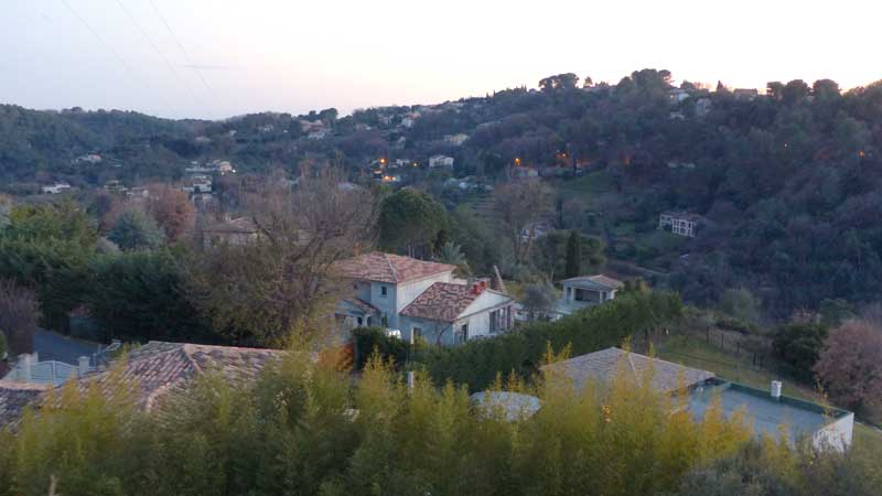 Vence-chemin-du-Pioulier-au-crepuscule