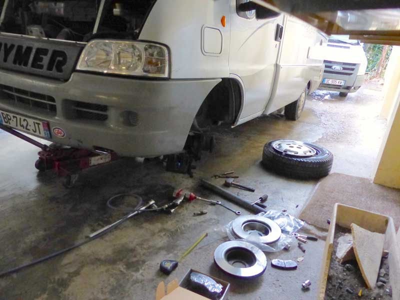 Cannes-Exsis-au-garage-changement-des-freins-avant