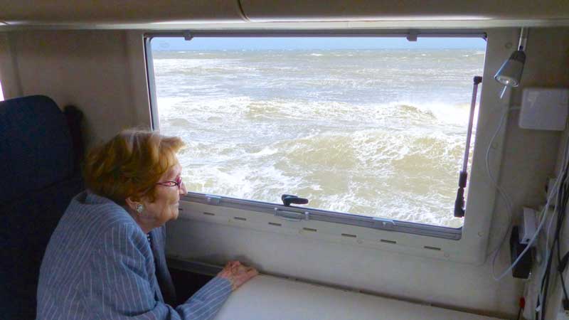 Ver-sur-Mer : déjeuner devant la plage avec Maman