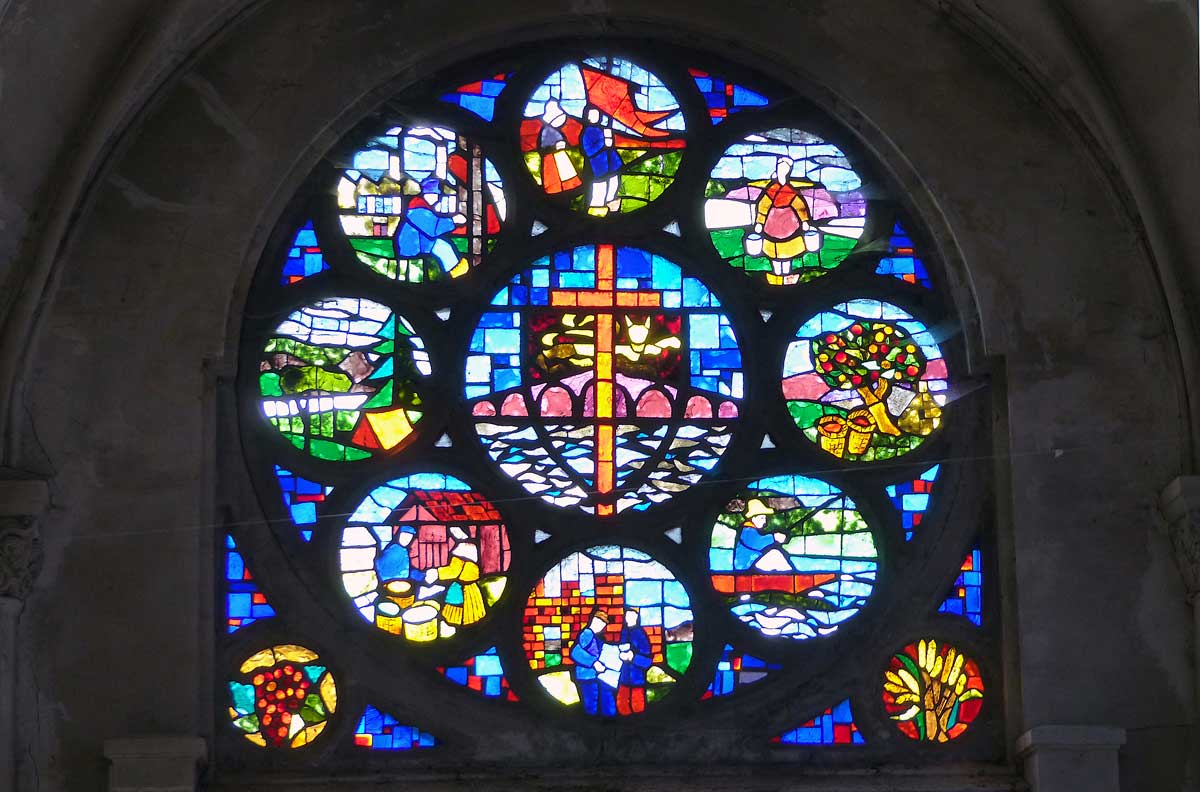 Pont-d'Ouilly : rosace de l'eglise