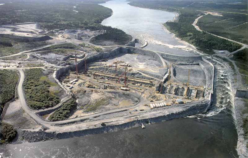 Construction du barrage LG1 vue d'avion