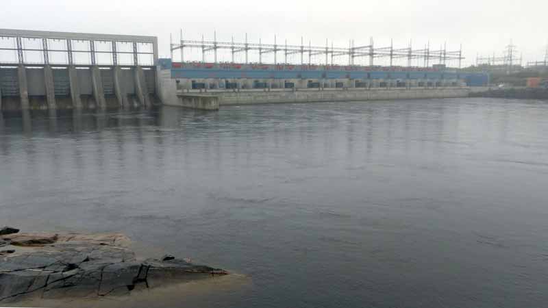 LG1 : le
            barrage depuis l'aval.
