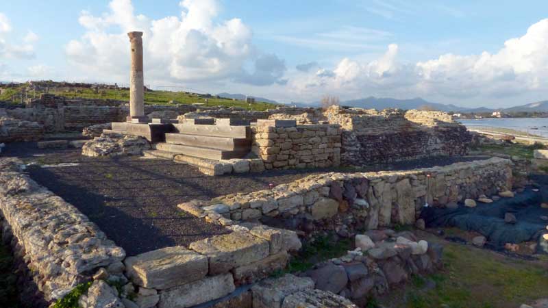 Temple
                  romain de Nora