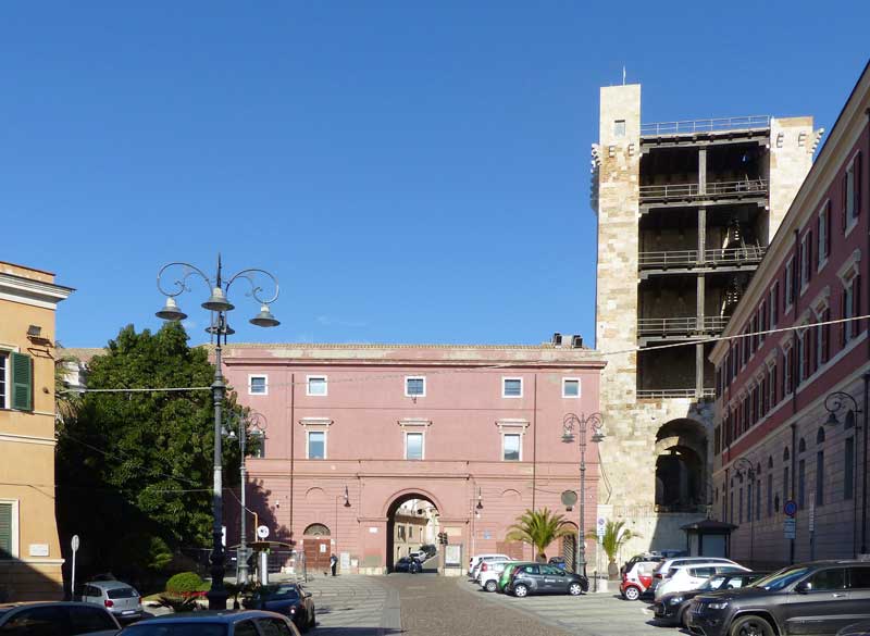 Piazza-Independenzia-et-Torre-di-San-Pancrazio