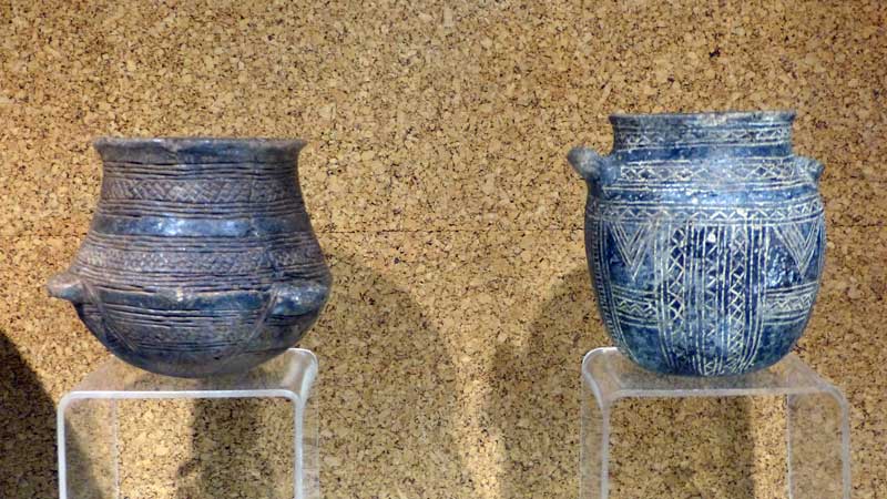 Vases bicône à deux anses (Âge du cuivre)
