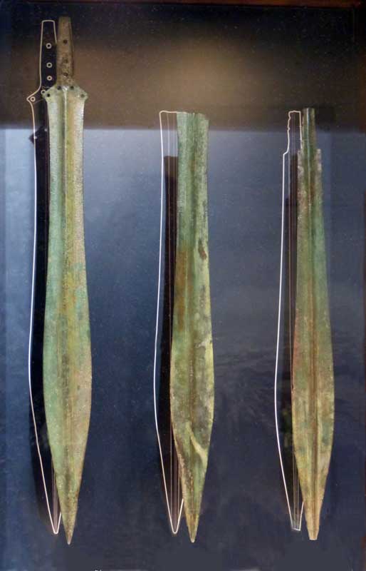 Lames d'épée en bronze
