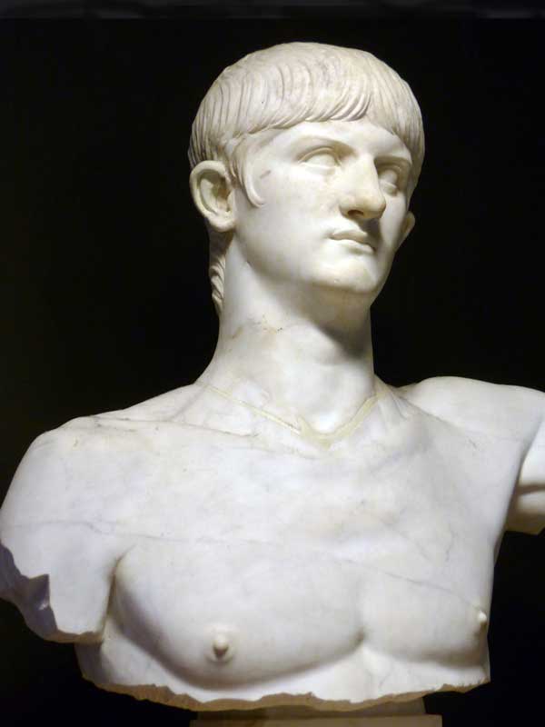 Portrait de l'Empereur Néron. Tête rapportée,
                  Olbia (54-59-ap.J-C)