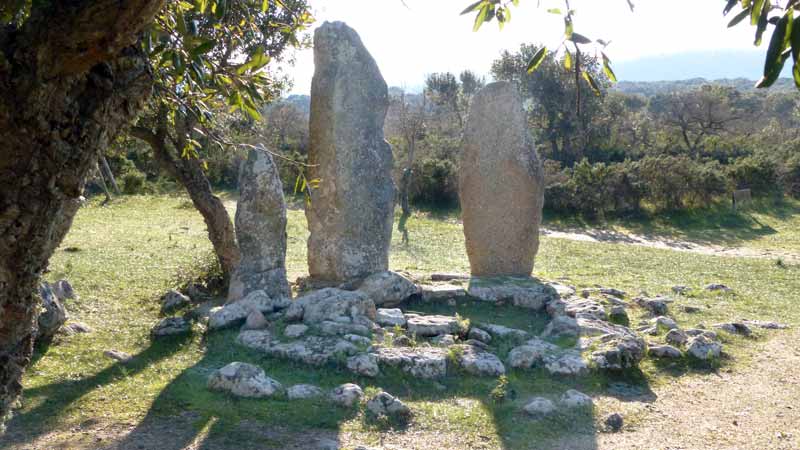 Pranu-Mutteddu-Tombe-IV-la-triade