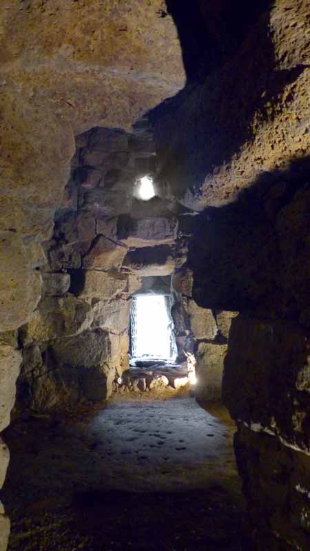 Salle du 1er étage dan le donjon