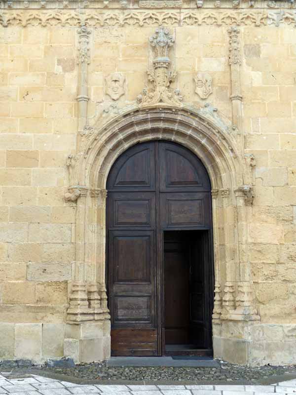 Portail de Santa Giulia à Padria