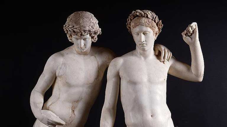 Oreste et Pylade (Groupe de San Ildefonso) par
                    des élèves de Praxitèle (10 av. JC)
