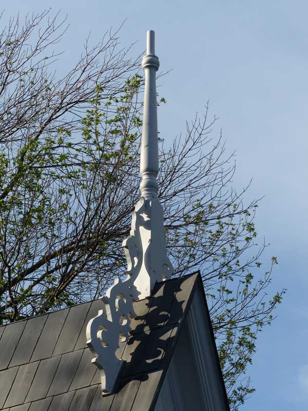 Contrecœur : couronnement des gâbles de la maison
                  Lenoblet du Plessis