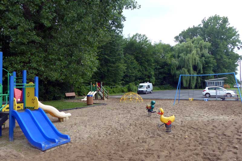 Sorel : bivouac près de l'Aire de jeu du parc
                  Jean-Marie Marcotte