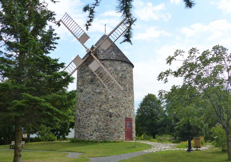 Le Vieux Moulin à vent de St-Gregoire-le-Grand