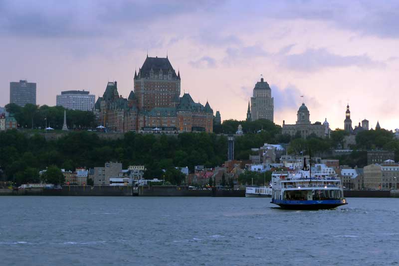 Lévis, Quai Paquet : coucher de soleil sur Québec