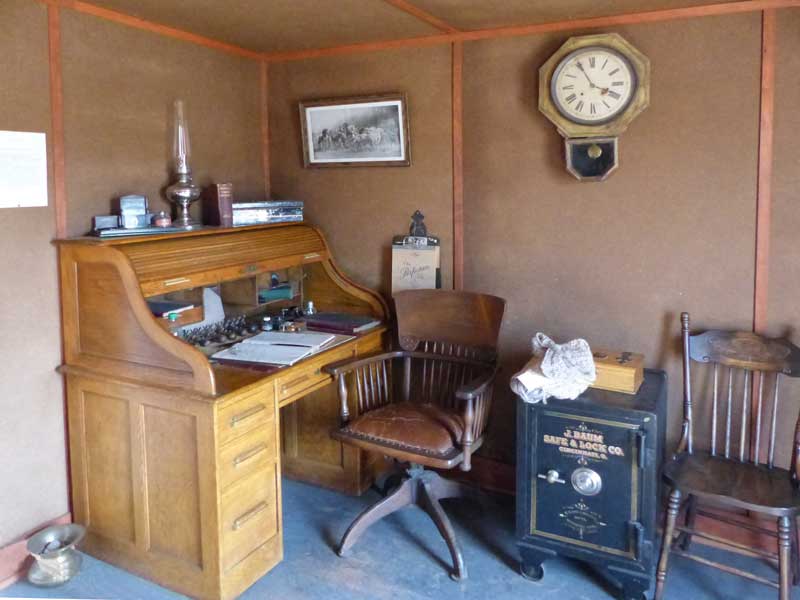 Le
                  bureau