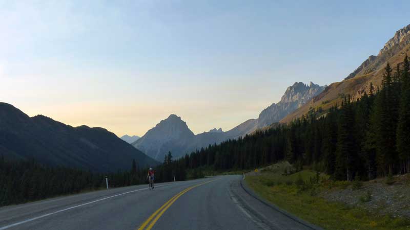 Crépuscule
            sur la Route 40, Peter Lougheed Park