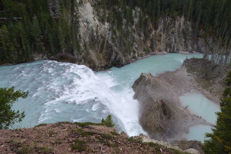 Au-dessus
          de Wapta Falls
