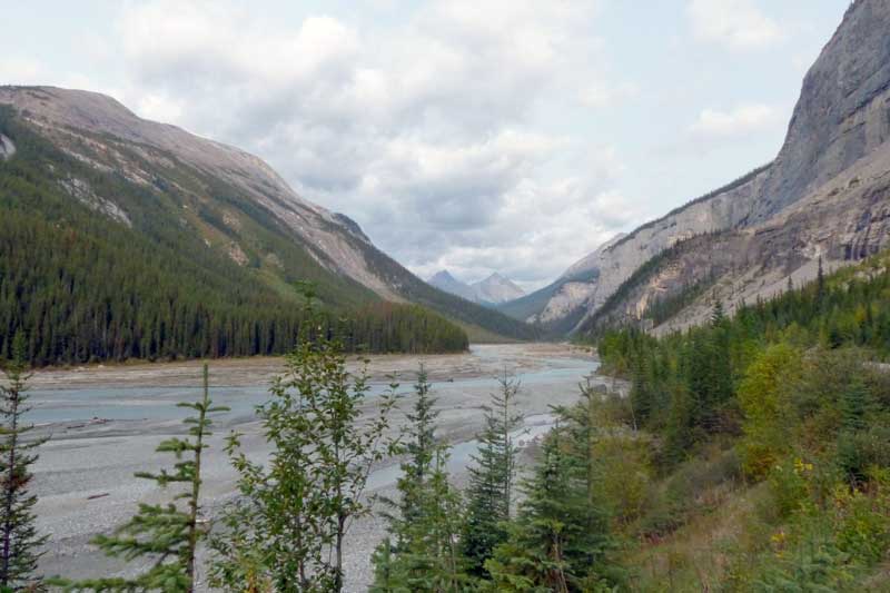 La rivière Saskatchewan-Nord descendant du glacier
            Saskatchewan