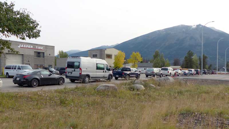 ProMaster devant le garage de Jasper