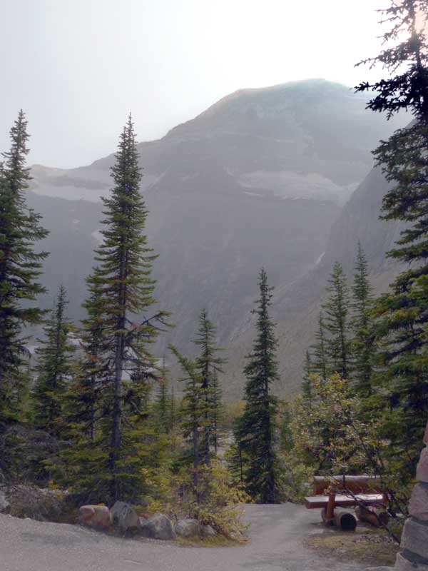 Arrivée
                      au pied du Mt Rdith-Cavell