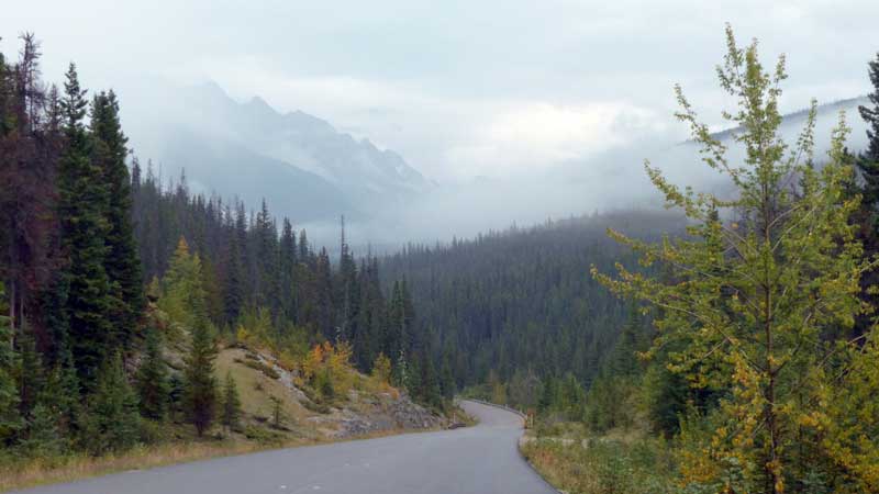 Route du Lac
              Maligne
